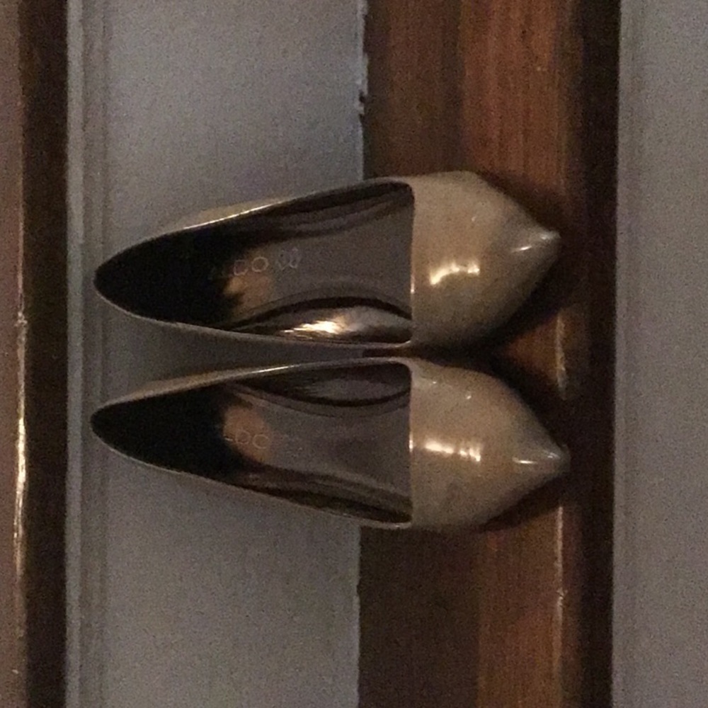 Nude Point Heel